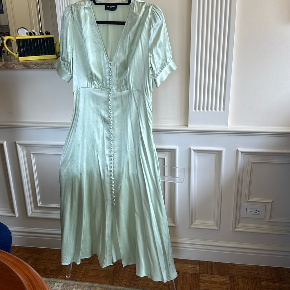 COPY - NWOT mint green,VNeck , Silk covered buttons,side zip